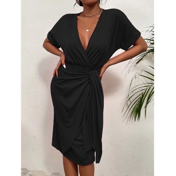 Black V-Neck Short Sleeve Tie Front Skirt Dress - Picture 6 of 7